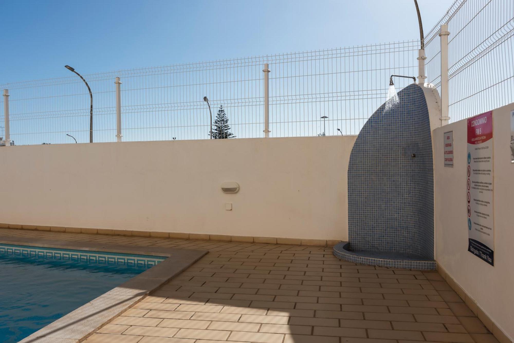 Grace - Quarteira Apartment Bagian luar foto